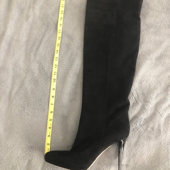 Boots - Picture 4 of 11